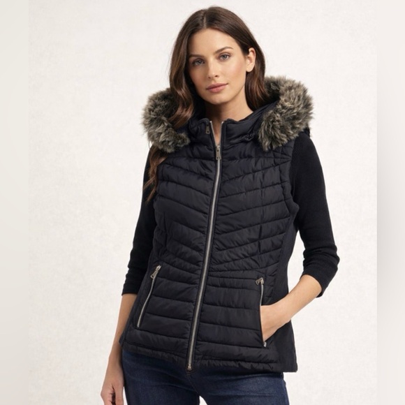 YMI Jackets & Blazers - YMI Women’s Black Quilted Puffer Vest w/ Faux Fur Hood Cozy Winter Layer-Size M